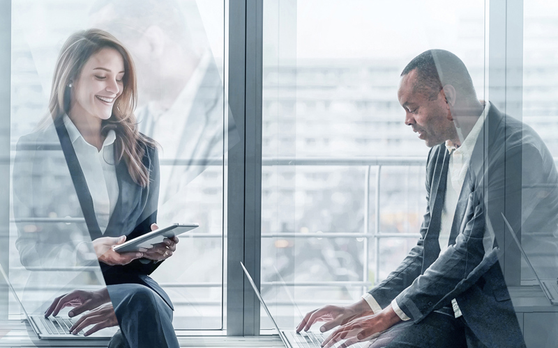 Séance de travail rédaction stratégique en communication HEG-FR